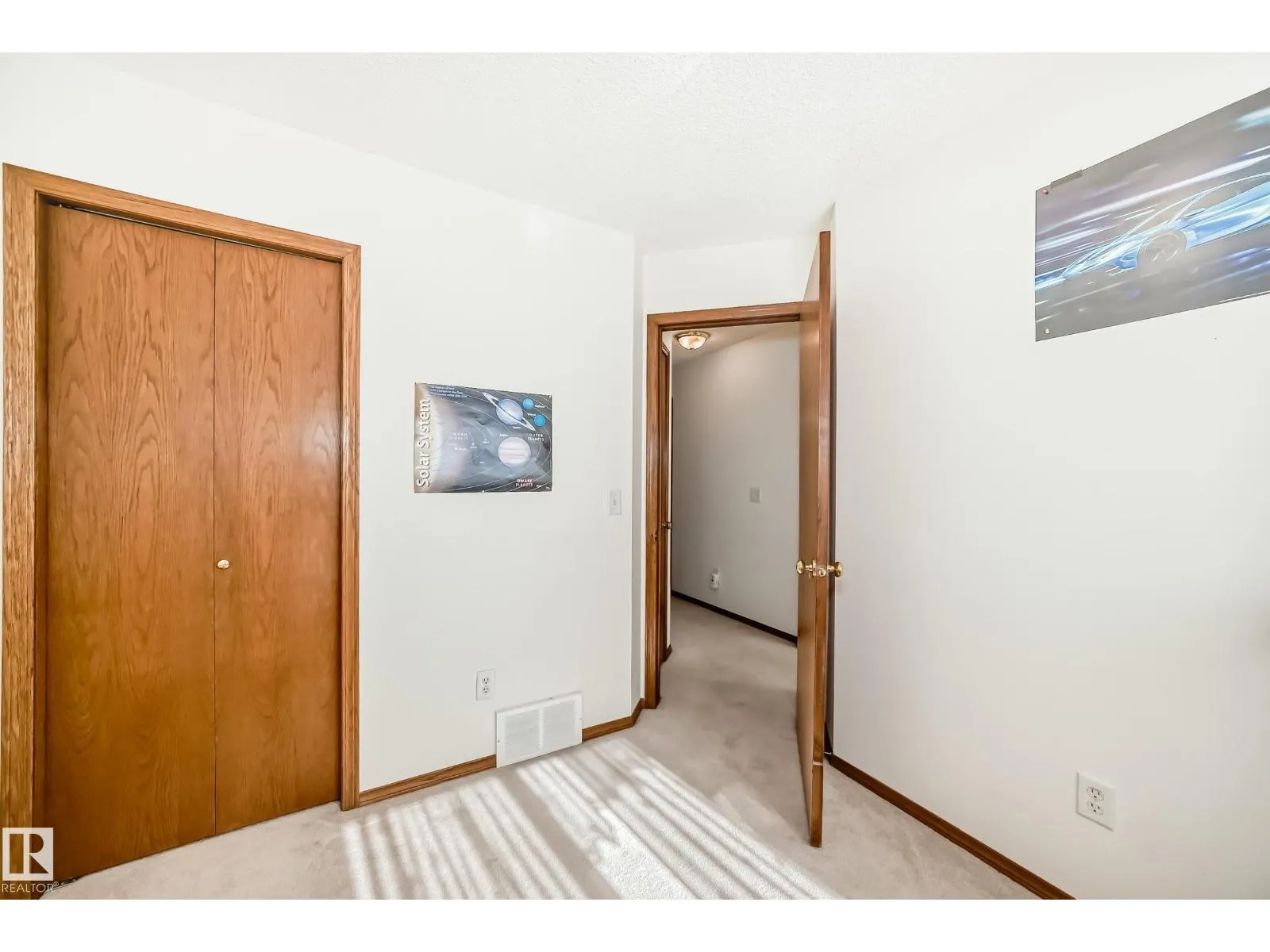 2115 36 AV NW