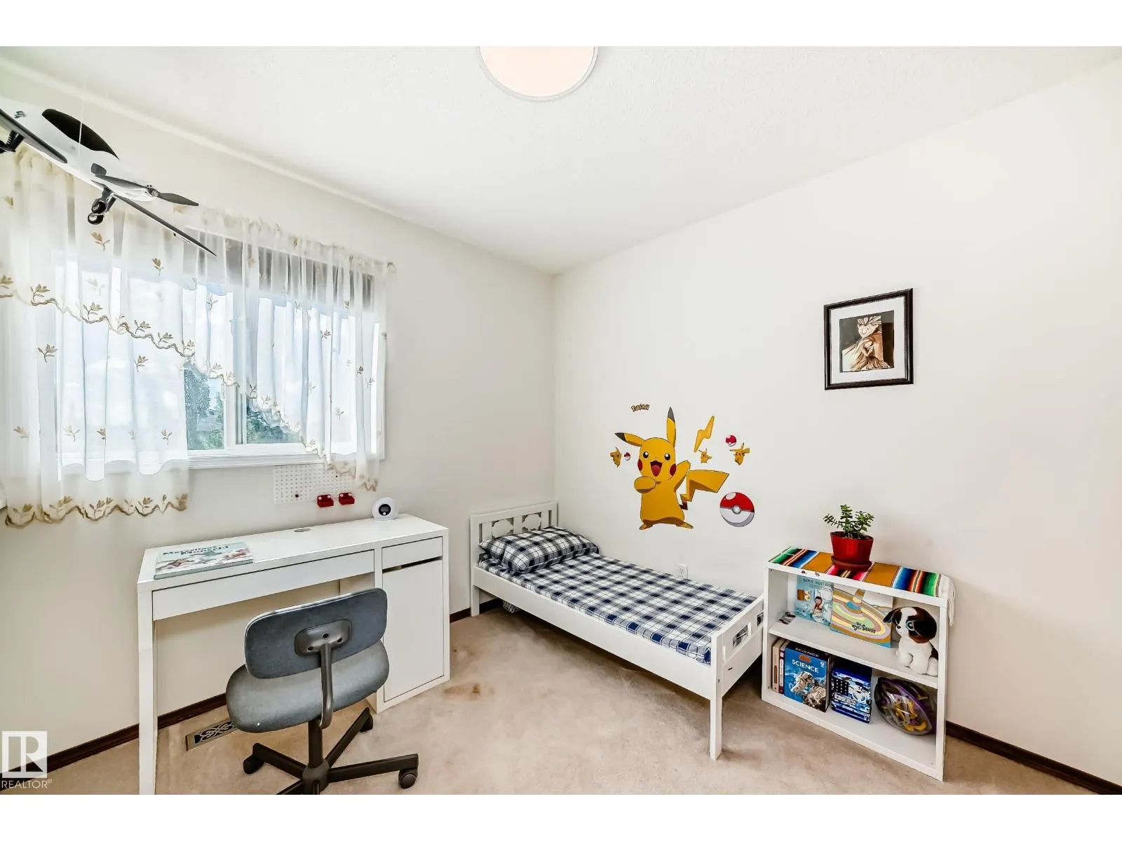 2115 36 AV NW