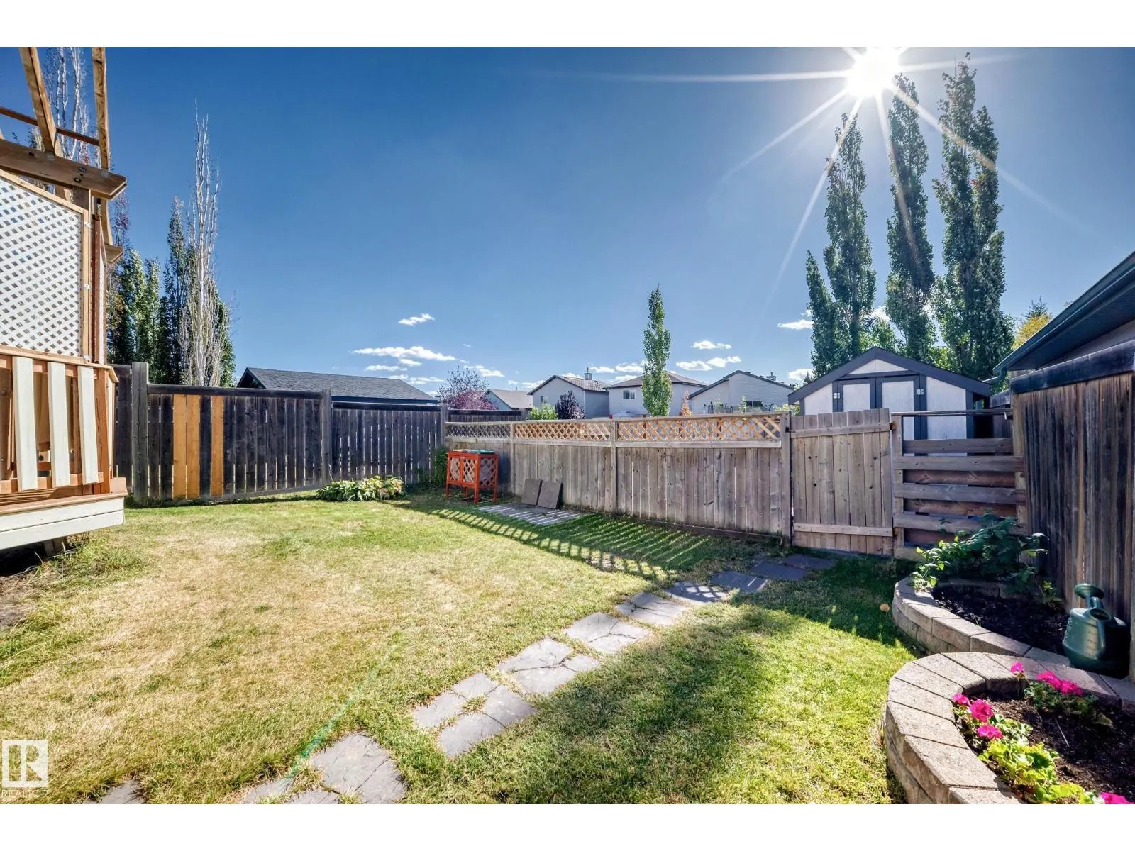 2115 36 AV NW