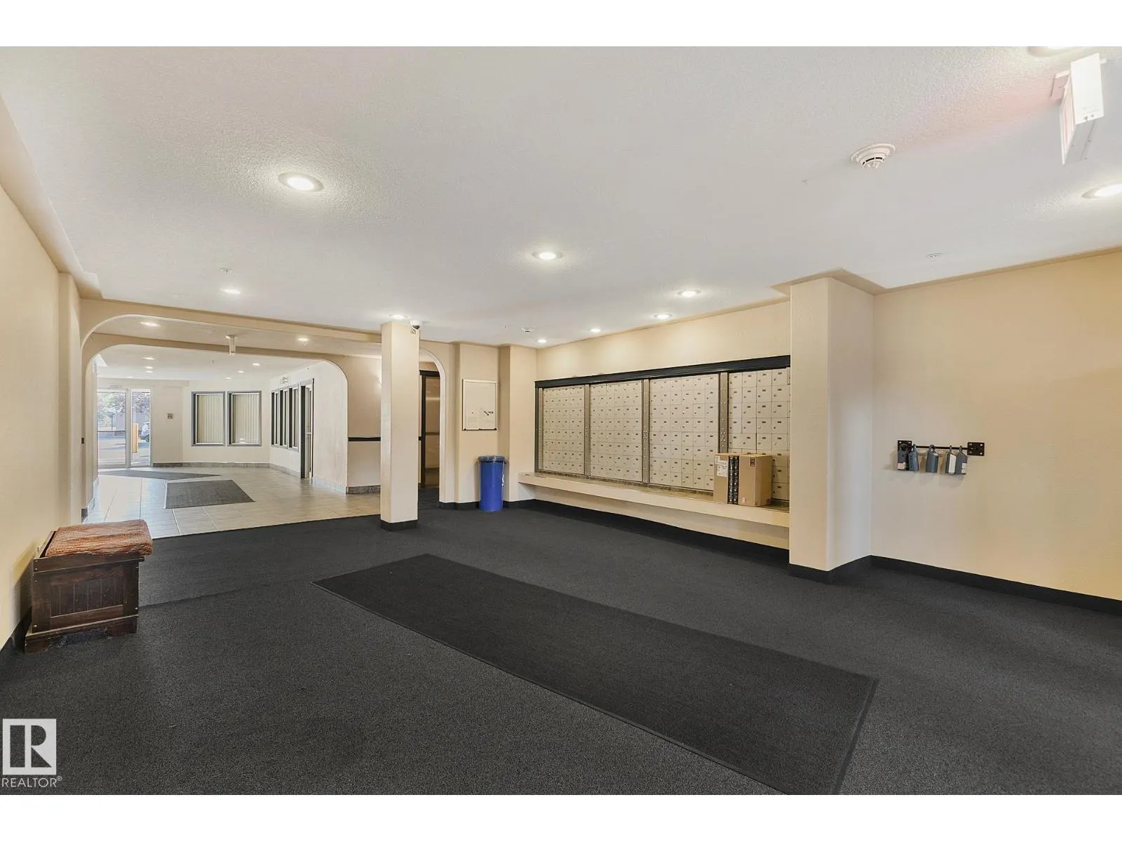 #207 11325 83 ST NW