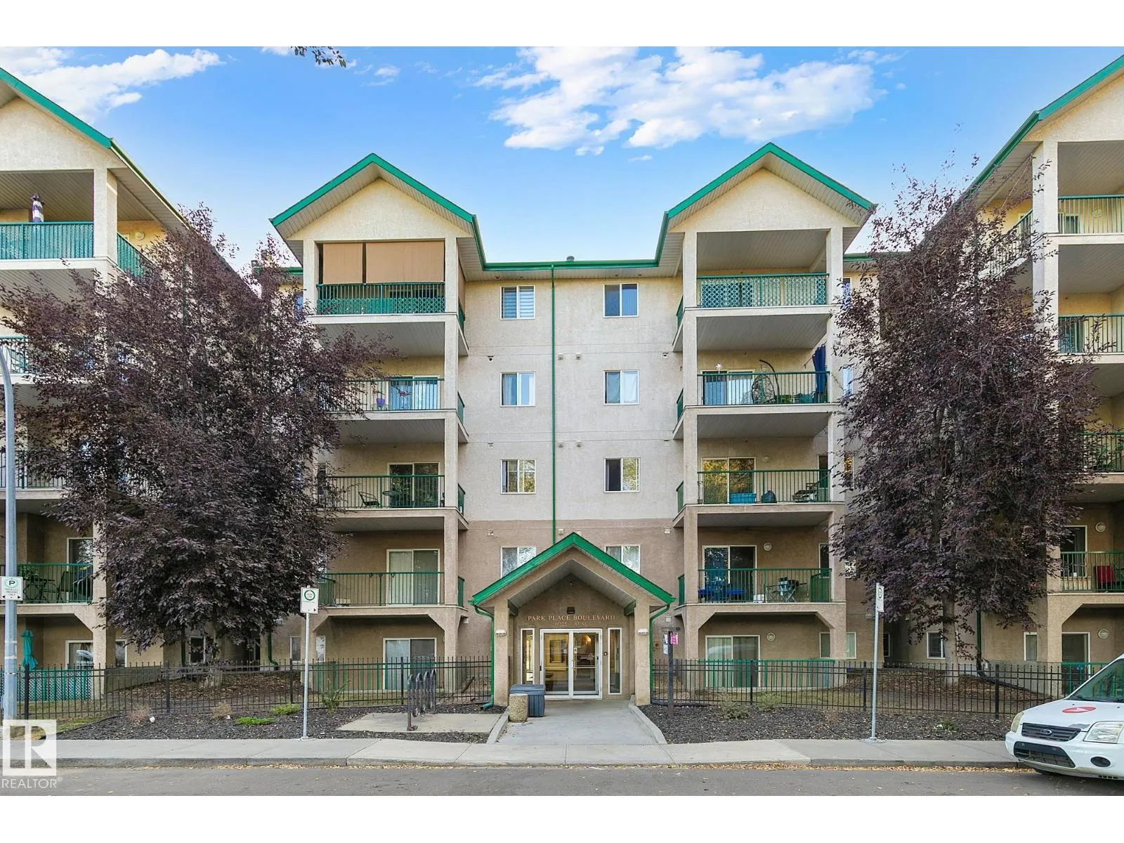 #207 11325 83 ST NW