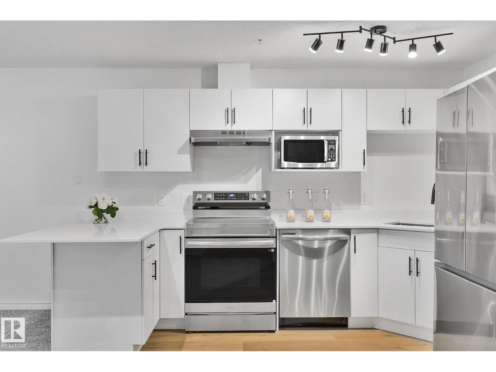 #207 11325 83 ST NW