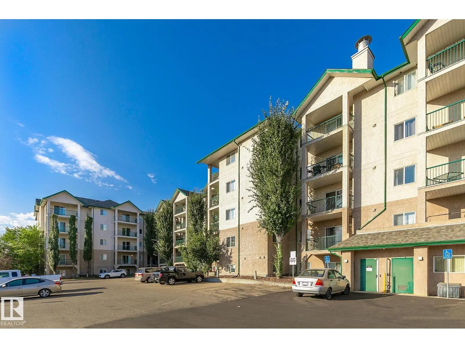 #207 11325 83 ST NW