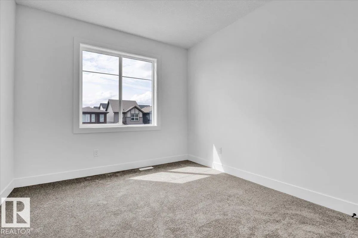 12 EDGEFIELD WY