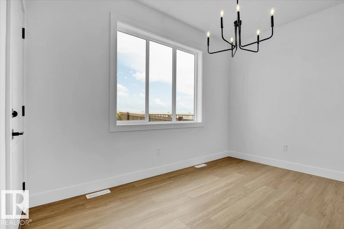 12 EDGEFIELD WY