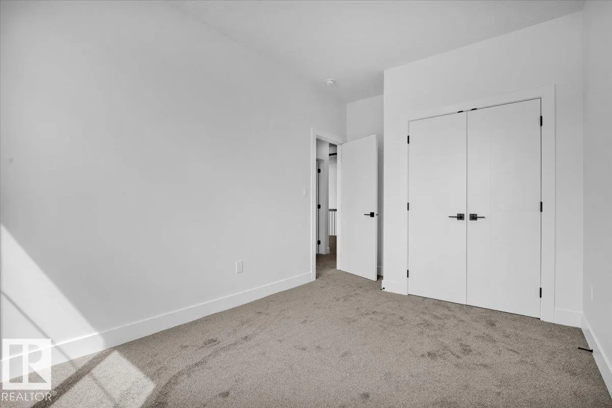 12 EDGEFIELD WY
