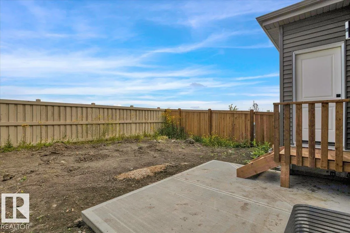 12 EDGEFIELD WY