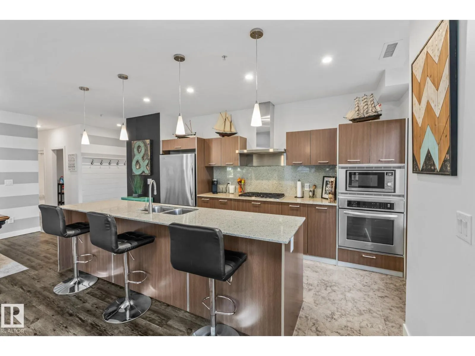 #106 2504 109 ST NW