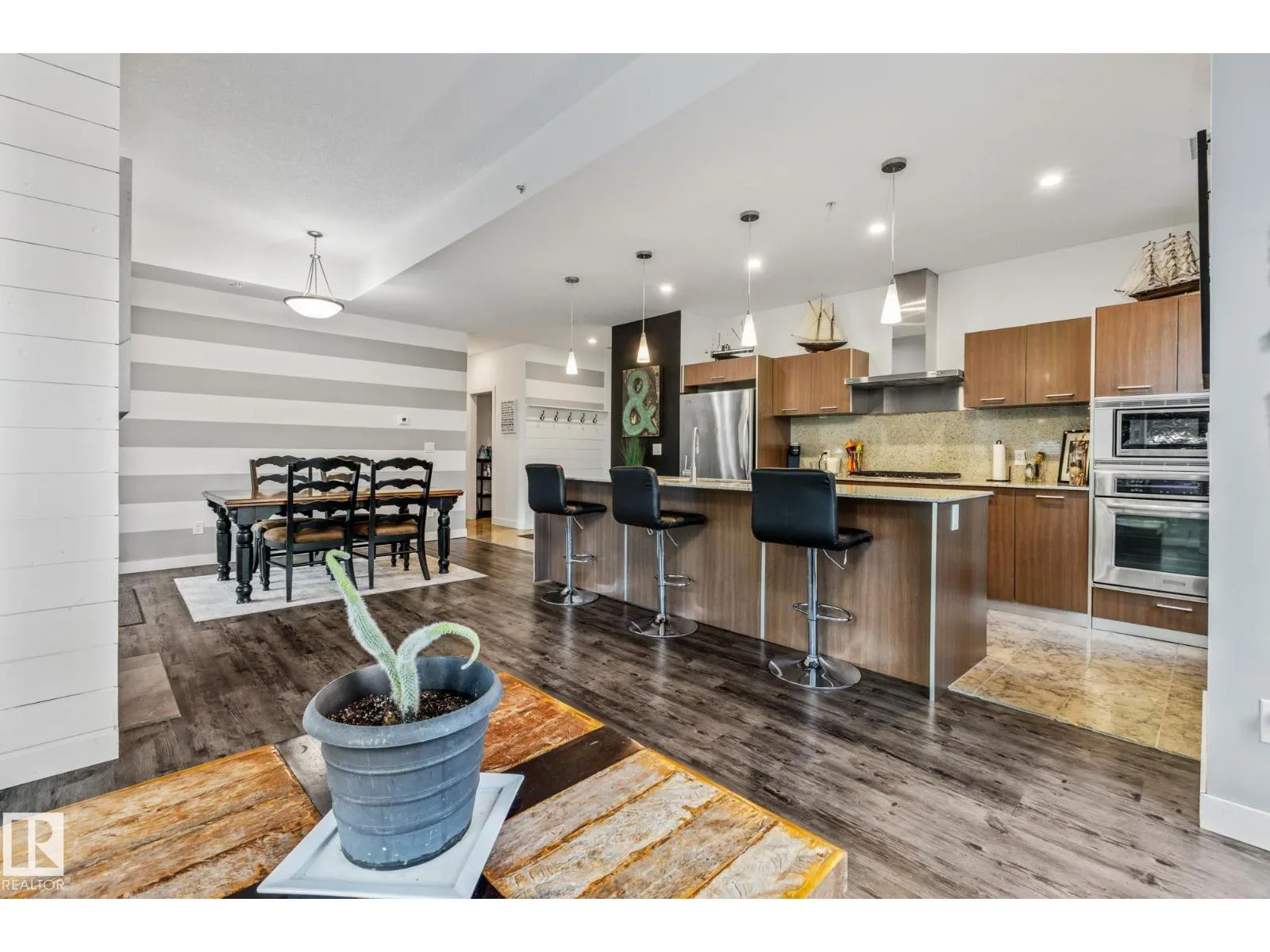 #106 2504 109 ST NW