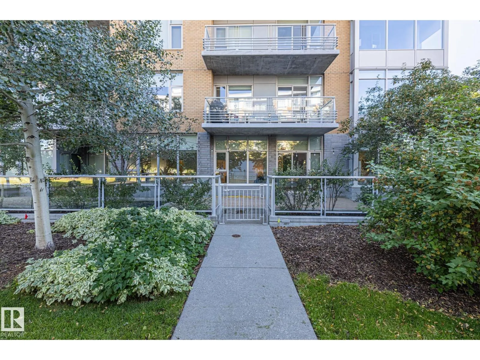 #106 2504 109 ST NW