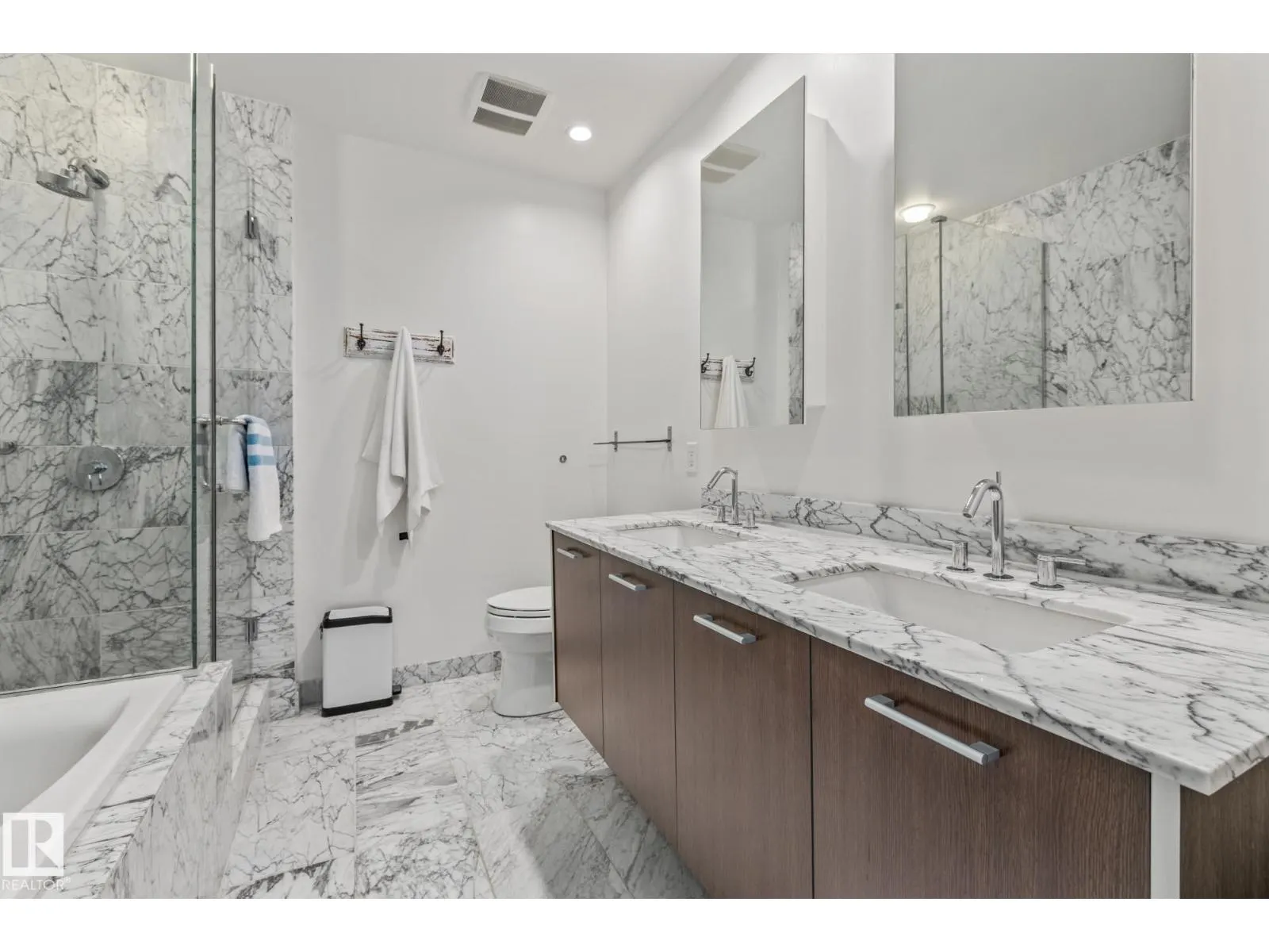 #106 2504 109 ST NW