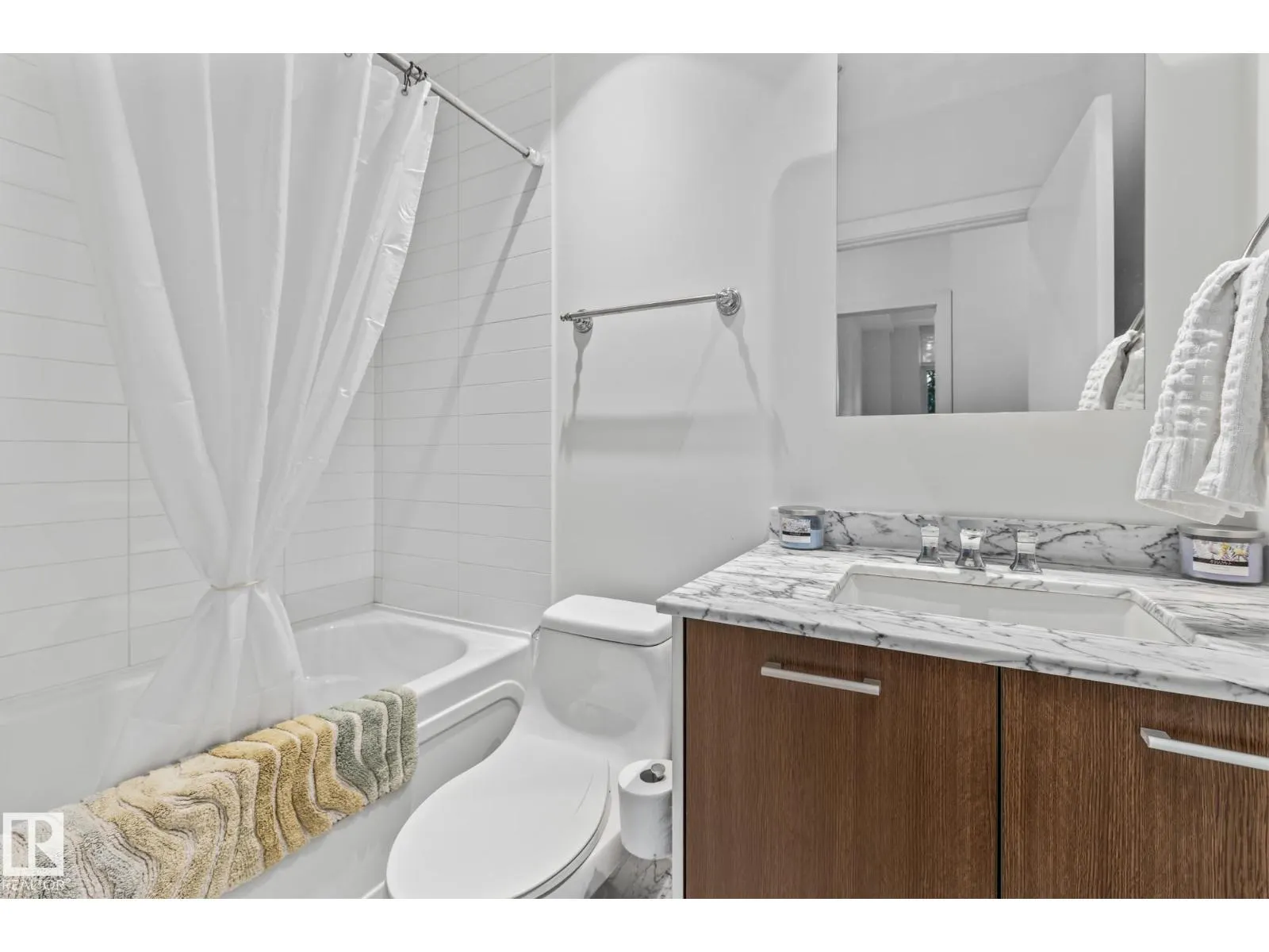 #106 2504 109 ST NW