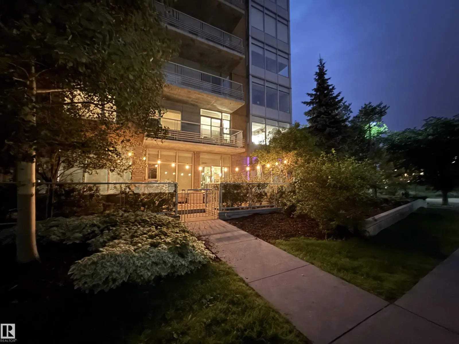 #106 2504 109 ST NW
