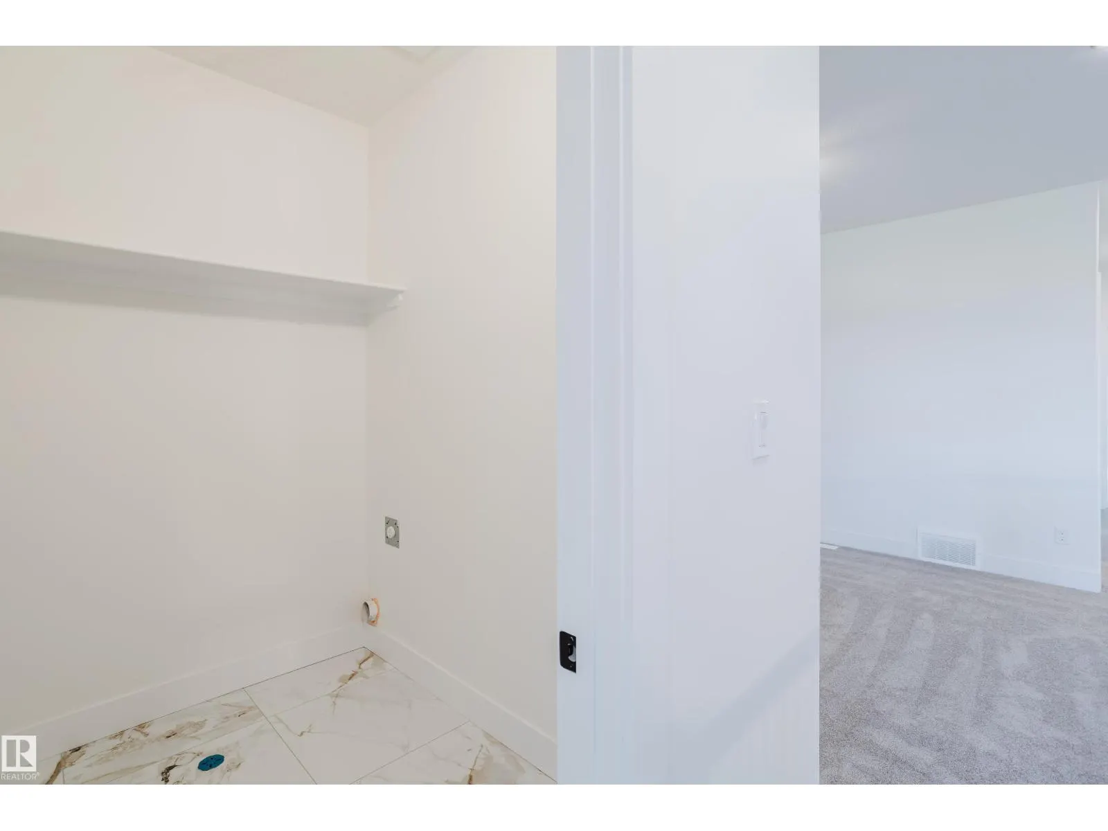 325 Bluff CV
