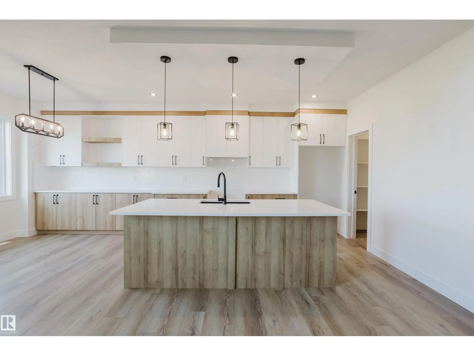 325 Bluff CV