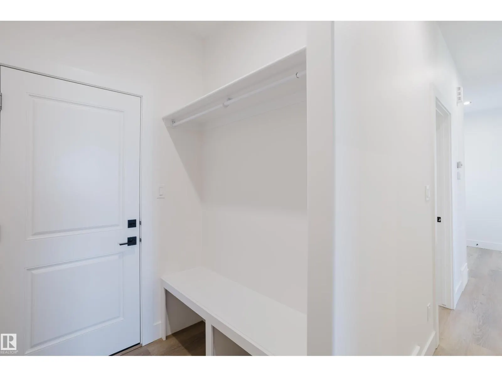 325 Bluff CV