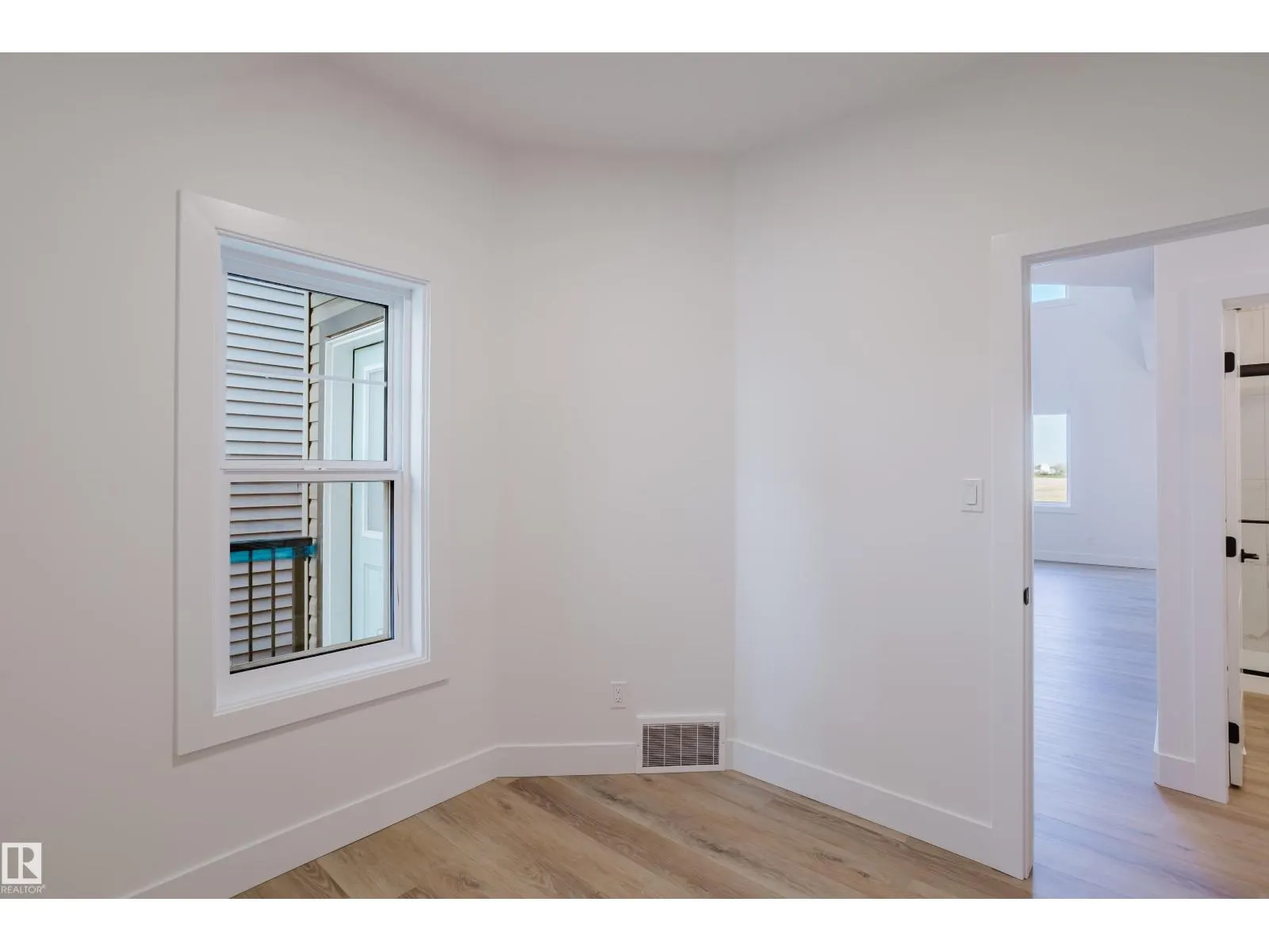 325 Bluff CV