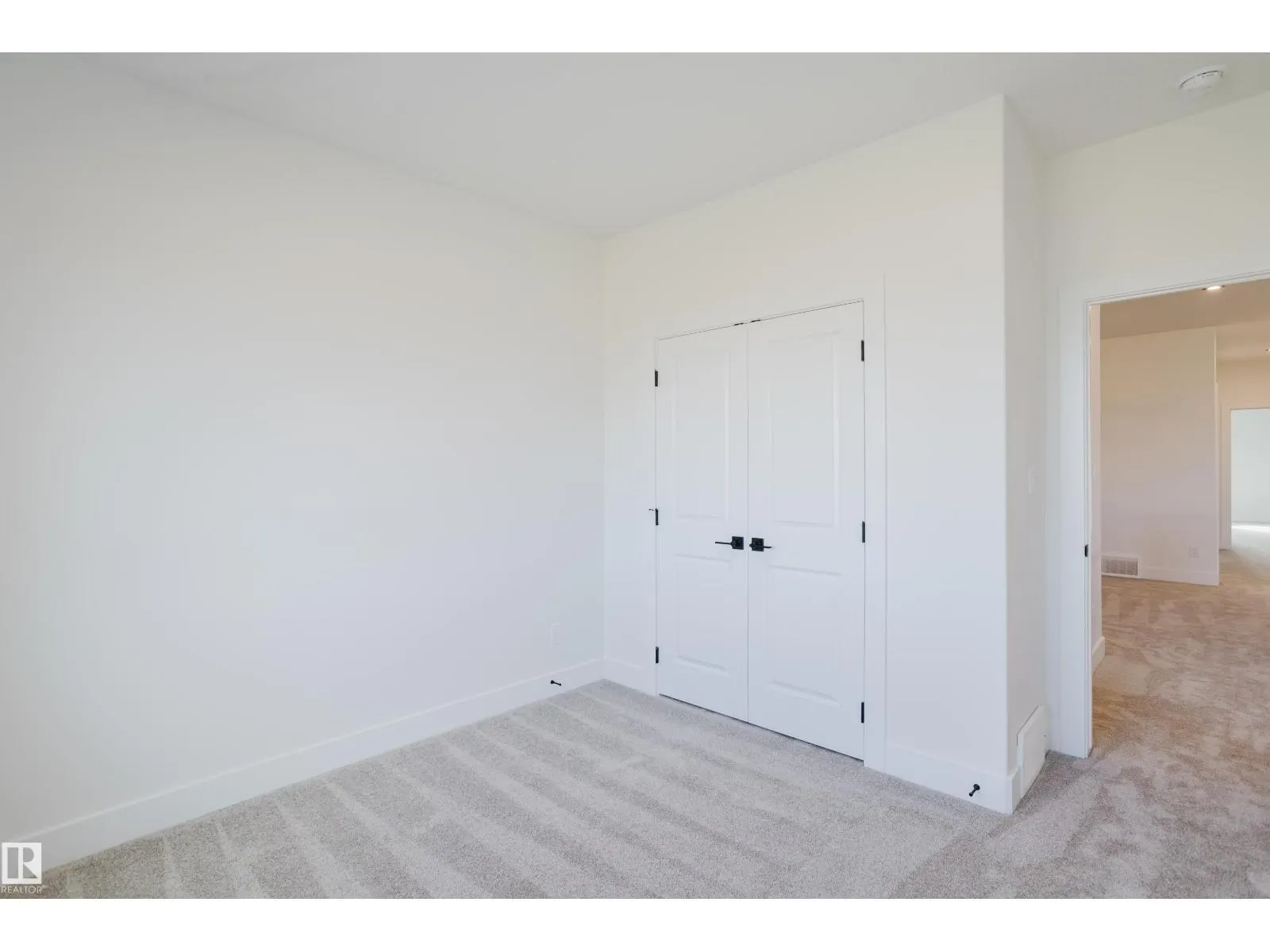 325 Bluff CV