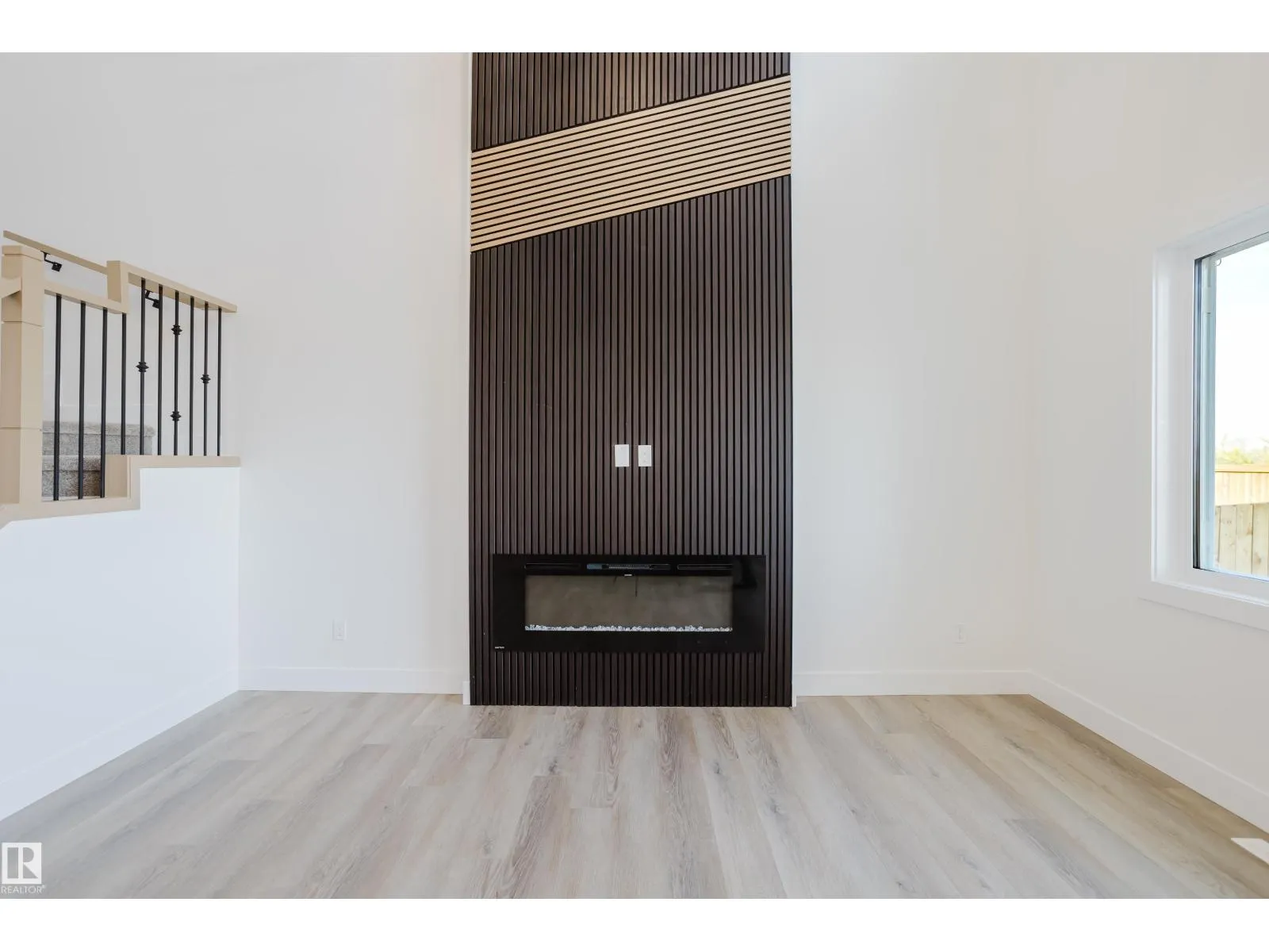 325 Bluff CV