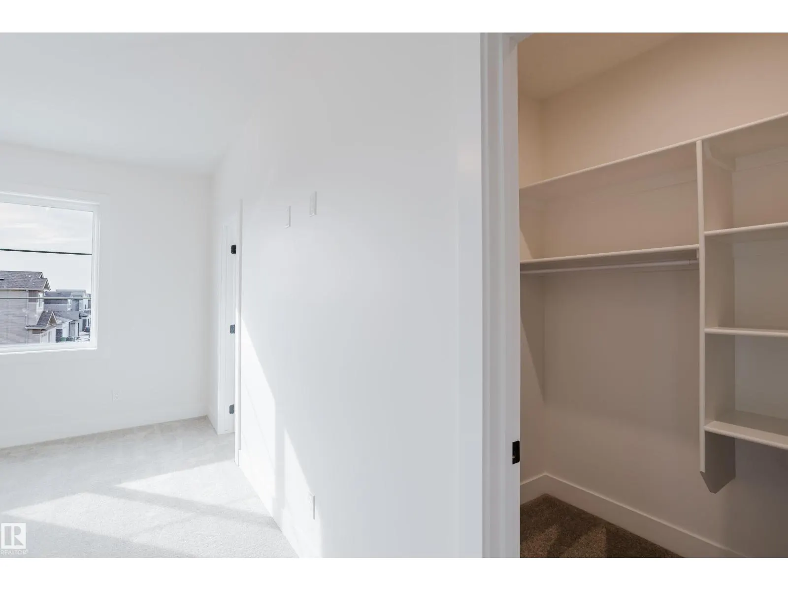 325 Bluff CV