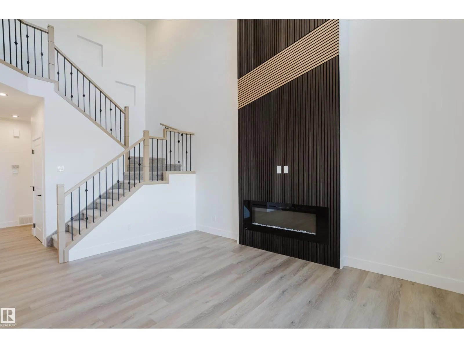 325 Bluff CV