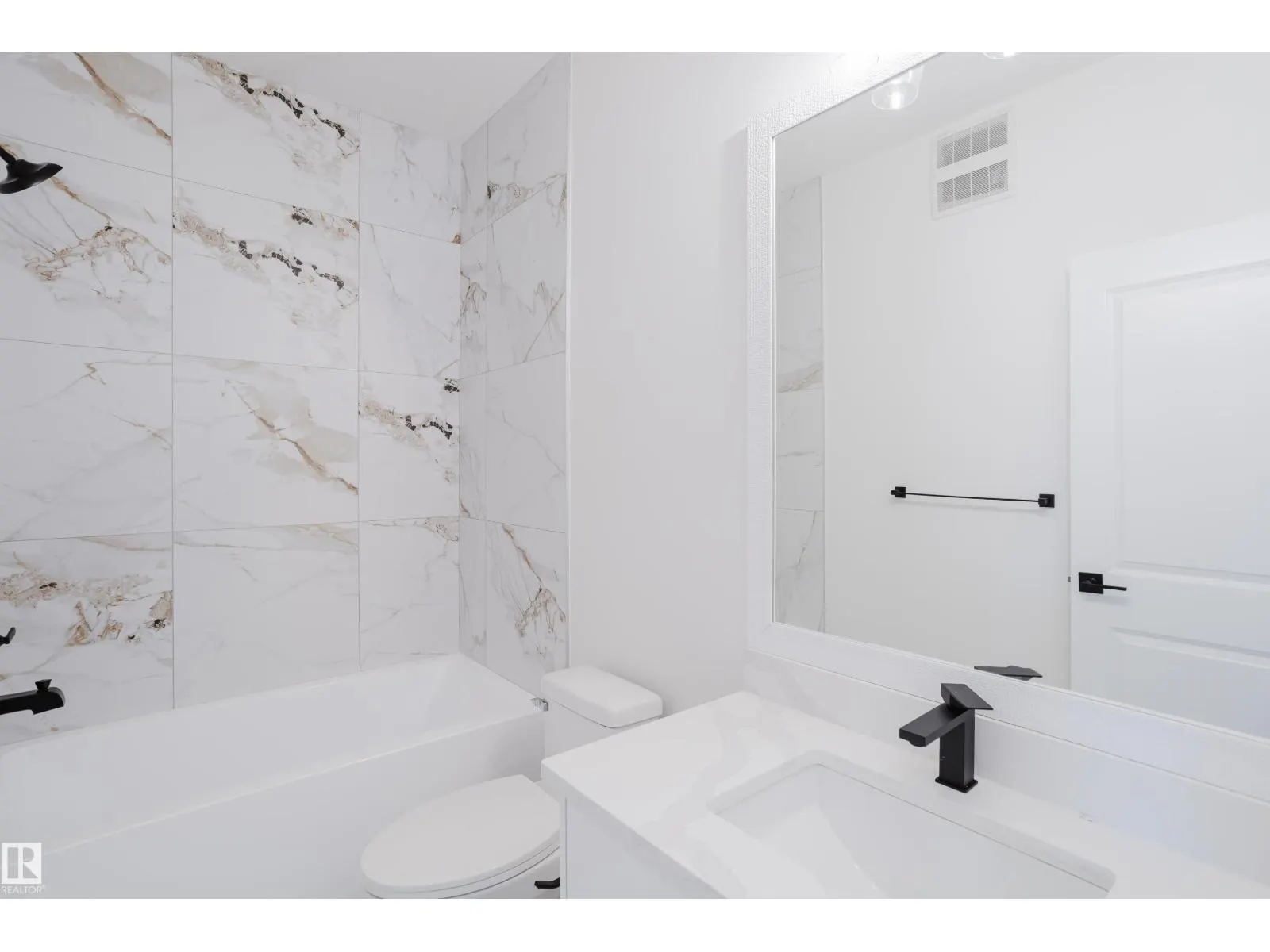 325 Bluff CV