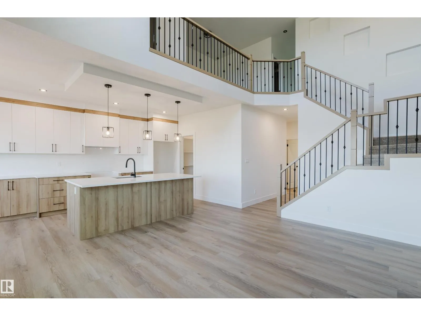 325 Bluff CV