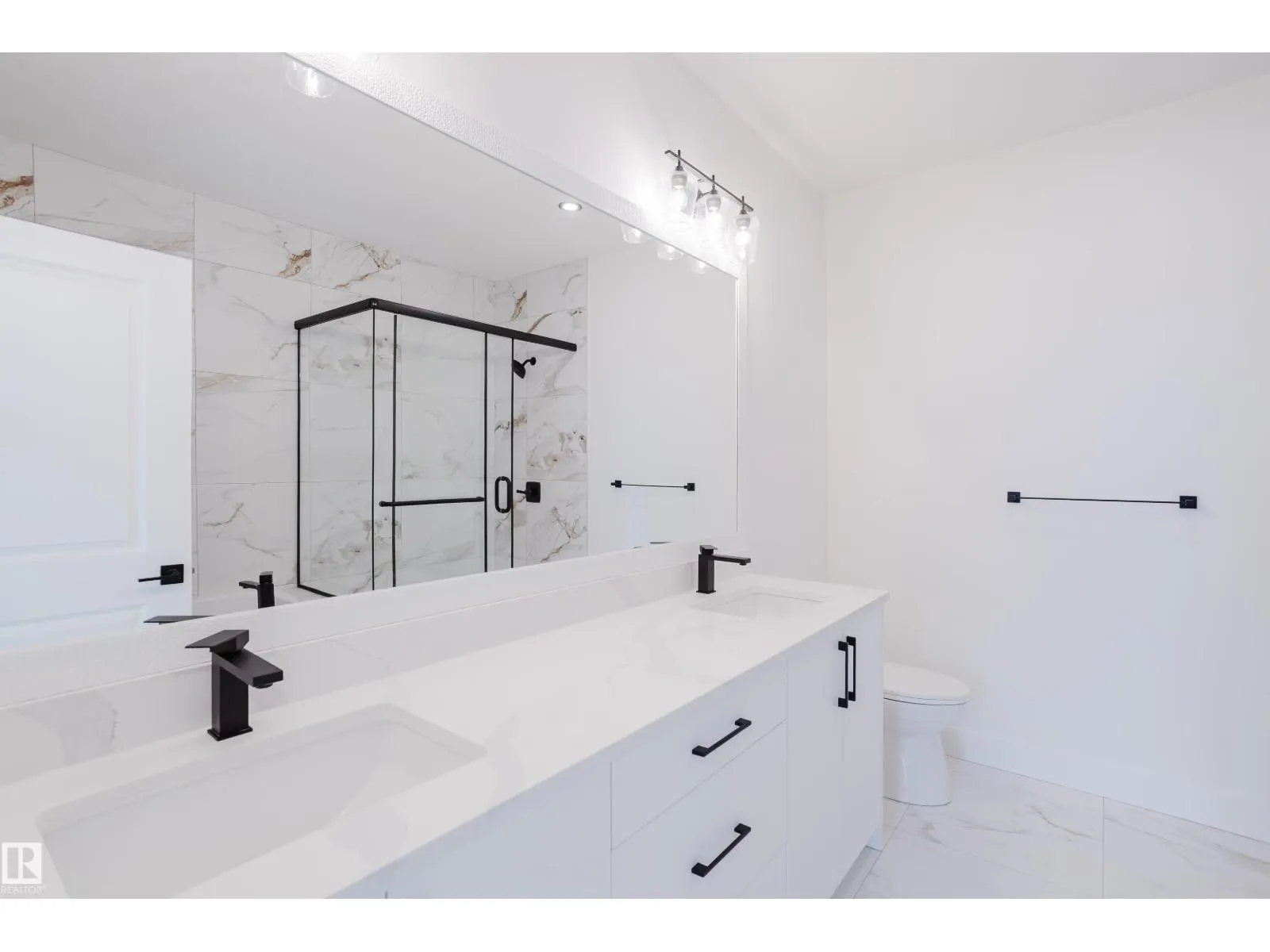 325 Bluff CV