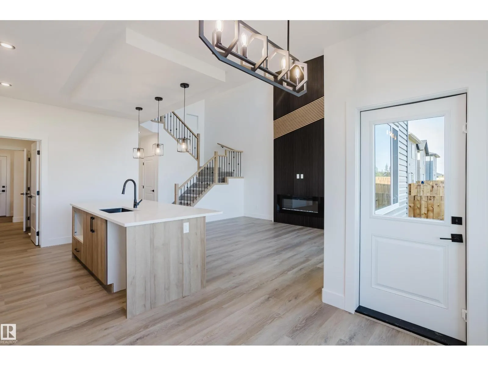 325 Bluff CV