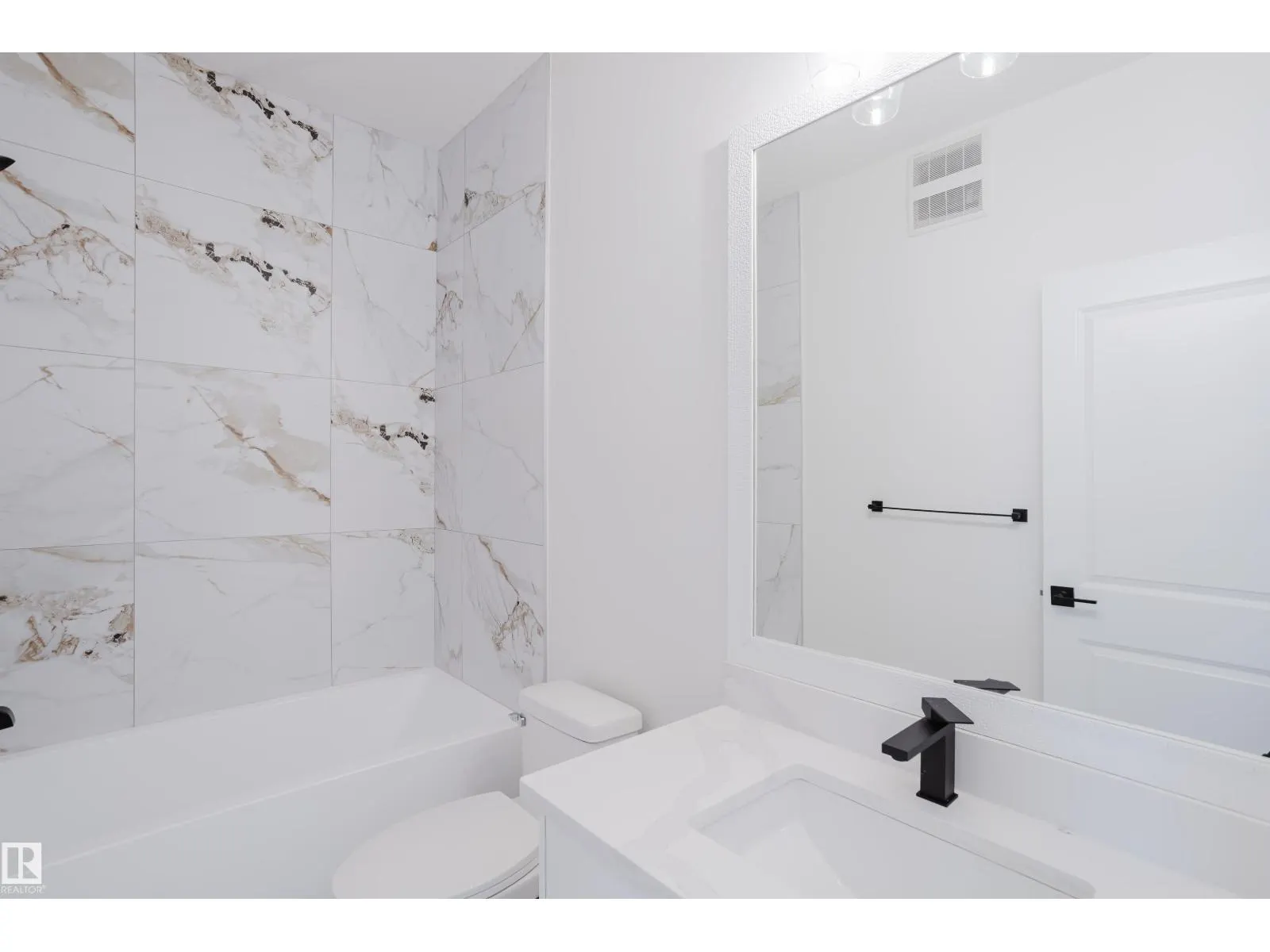 325 Bluff CV