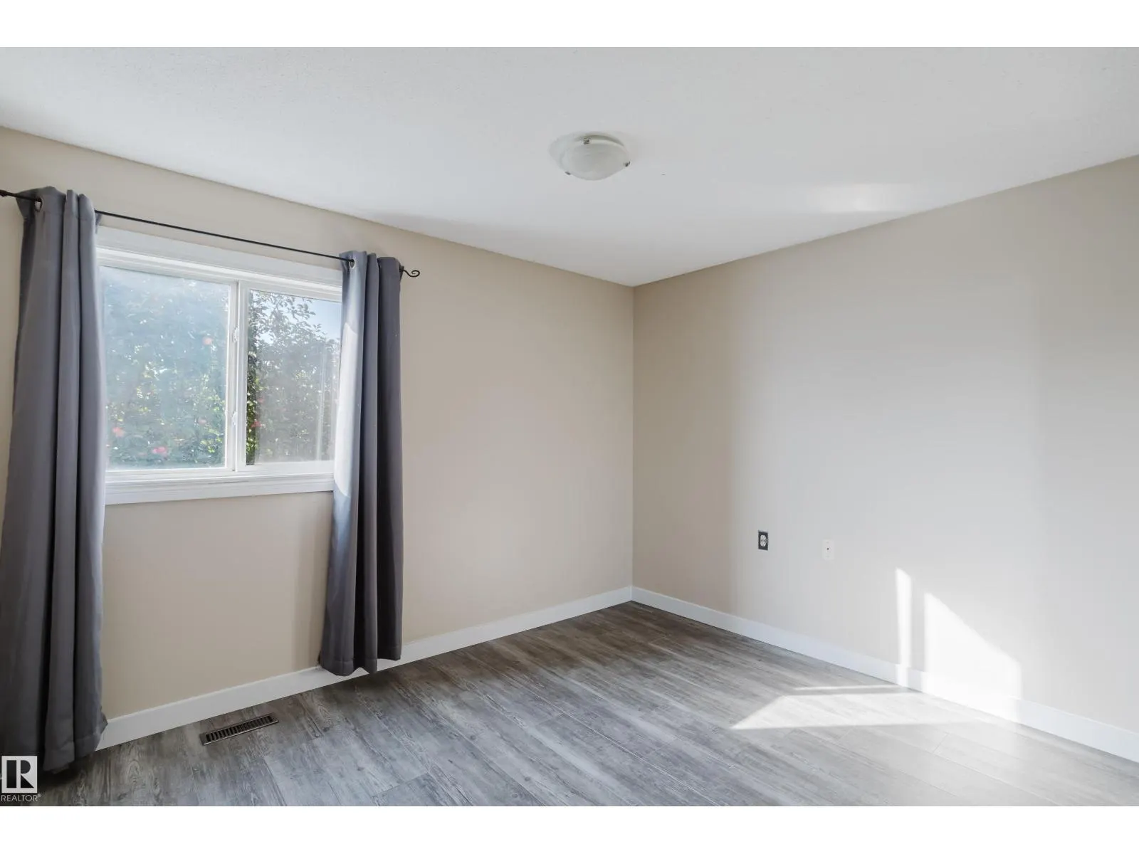 17723 95 ST NW