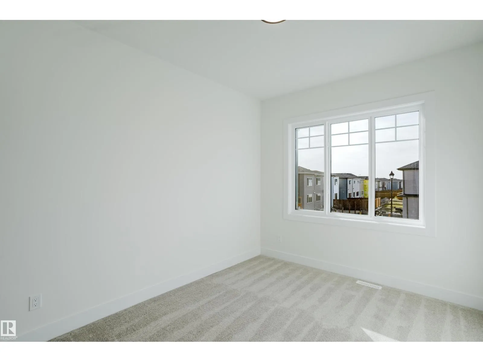 331 Bluff CV