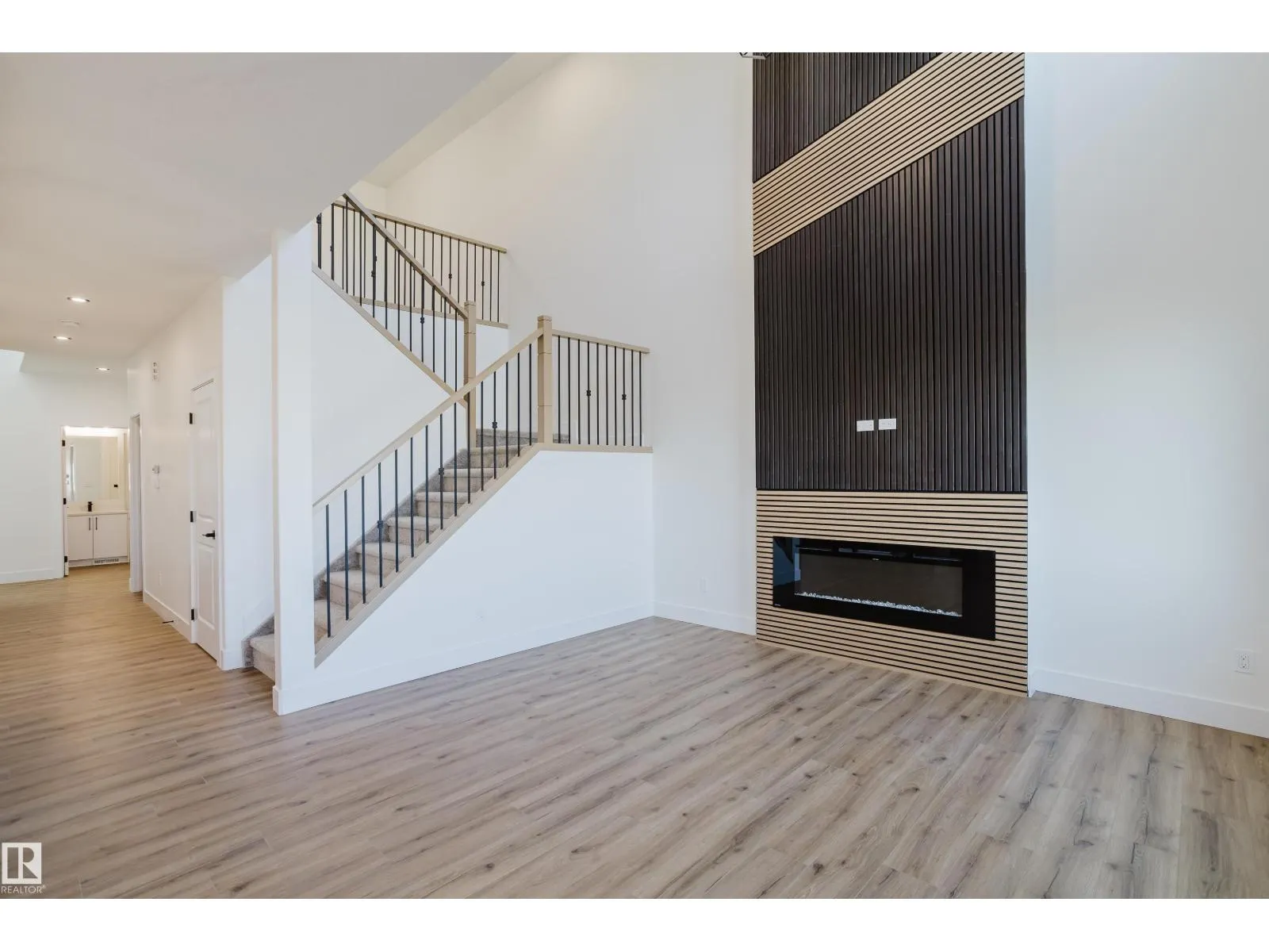 331 Bluff CV