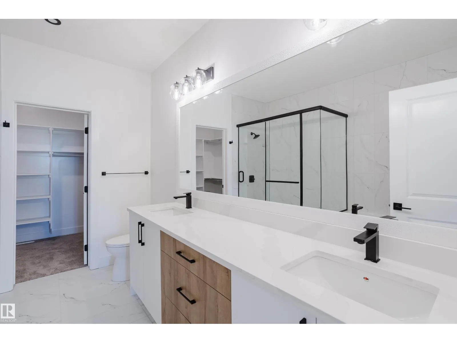 331 Bluff CV