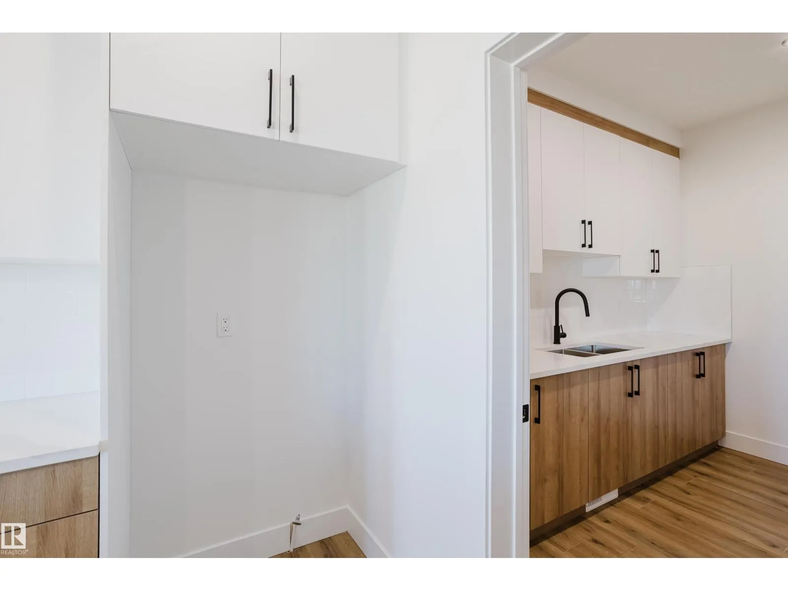 331 Bluff CV