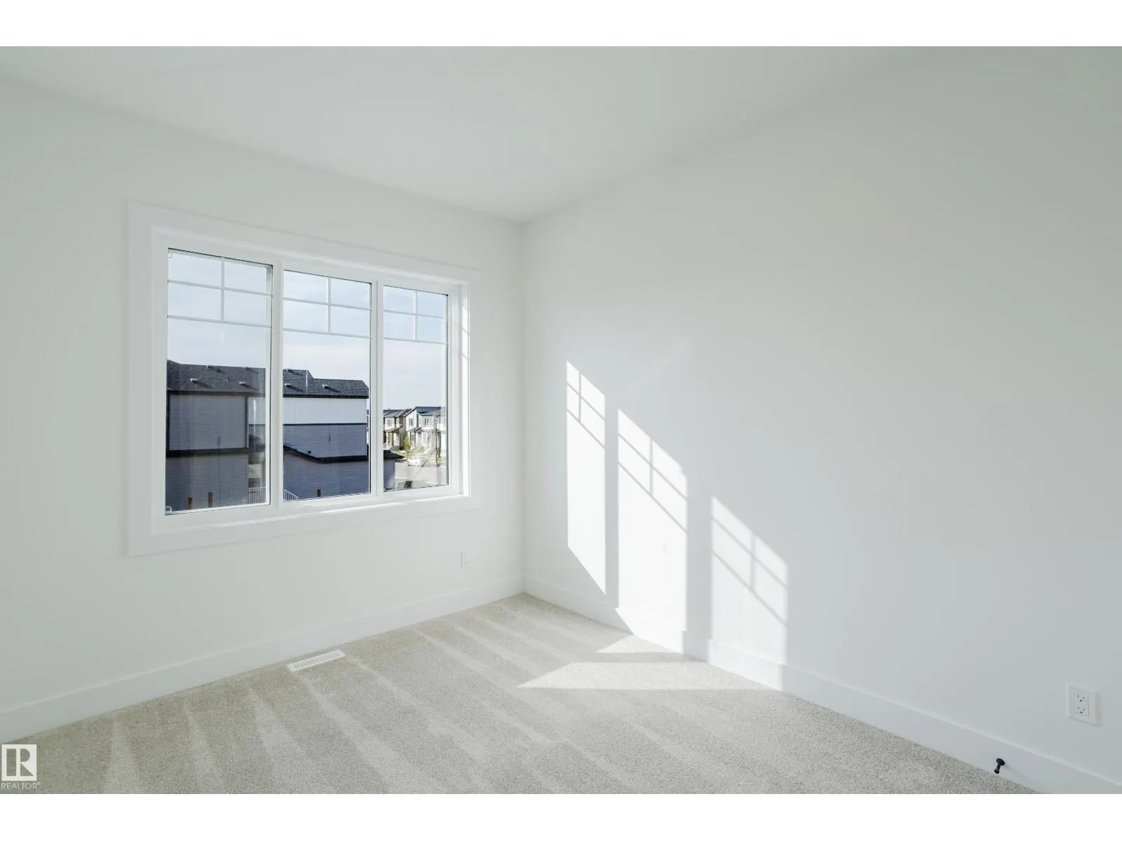 331 Bluff CV