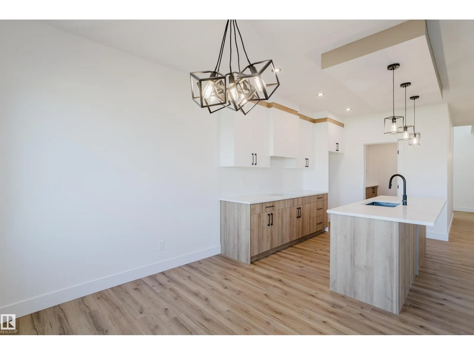 331 Bluff CV