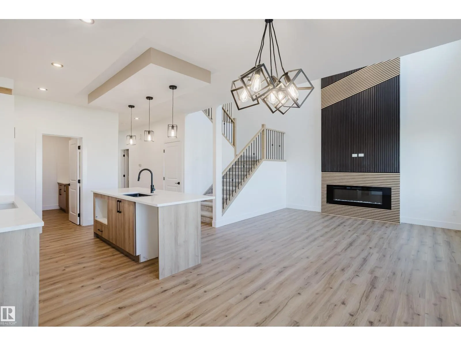 331 Bluff CV