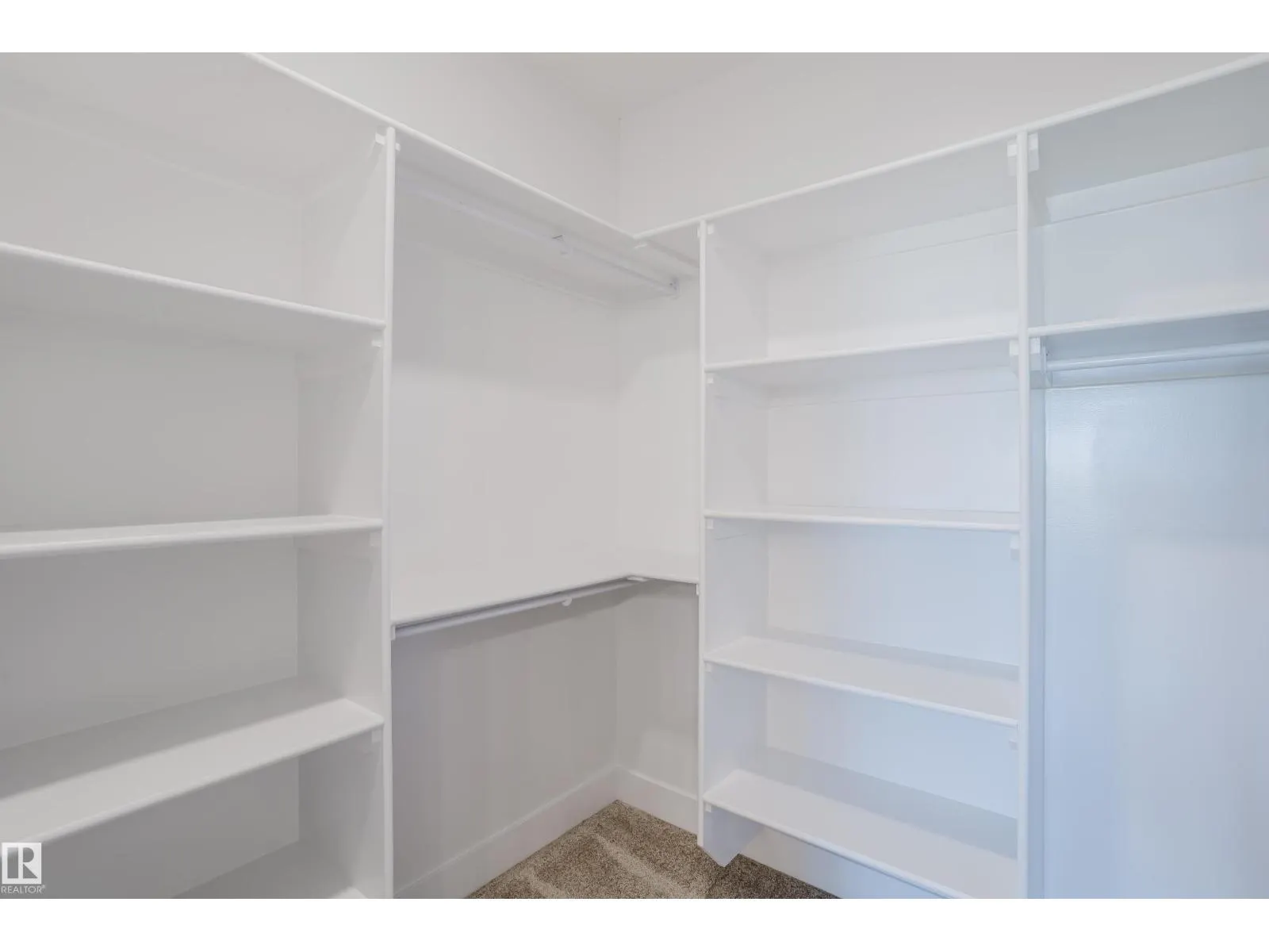331 Bluff CV