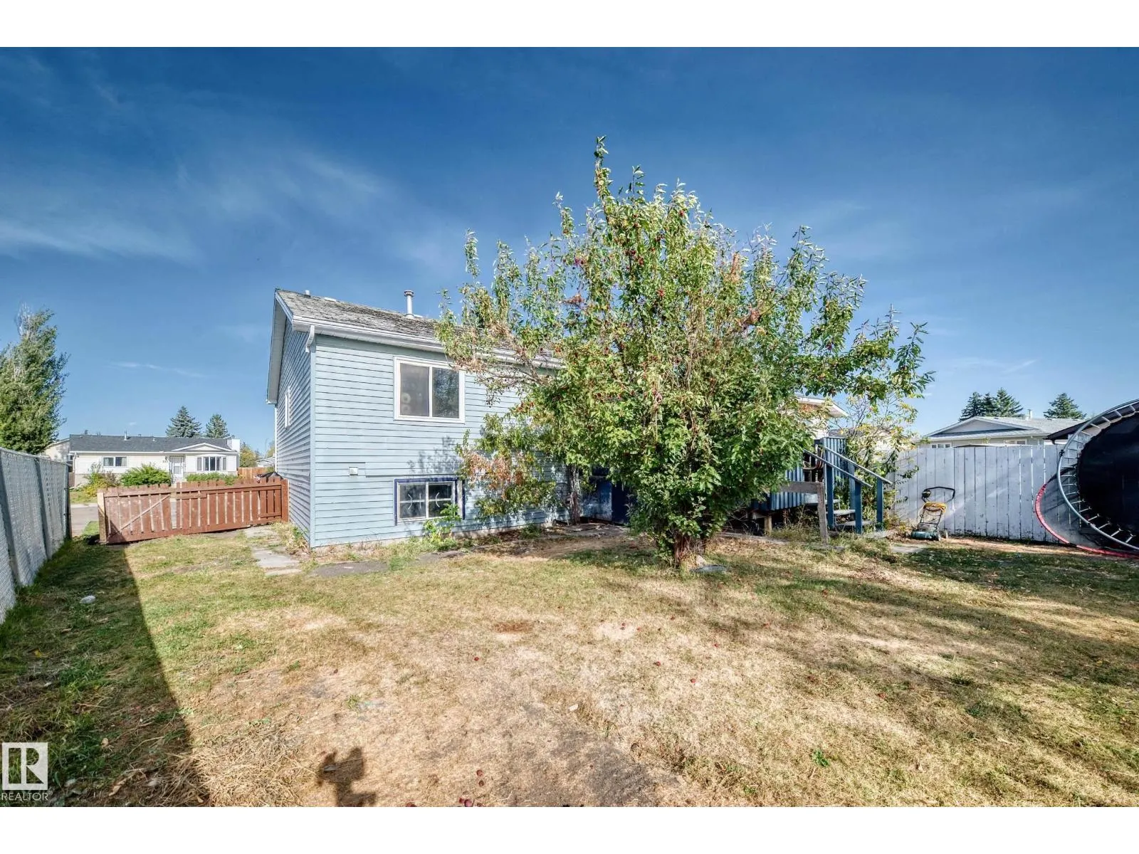 325 Warwick RD NW