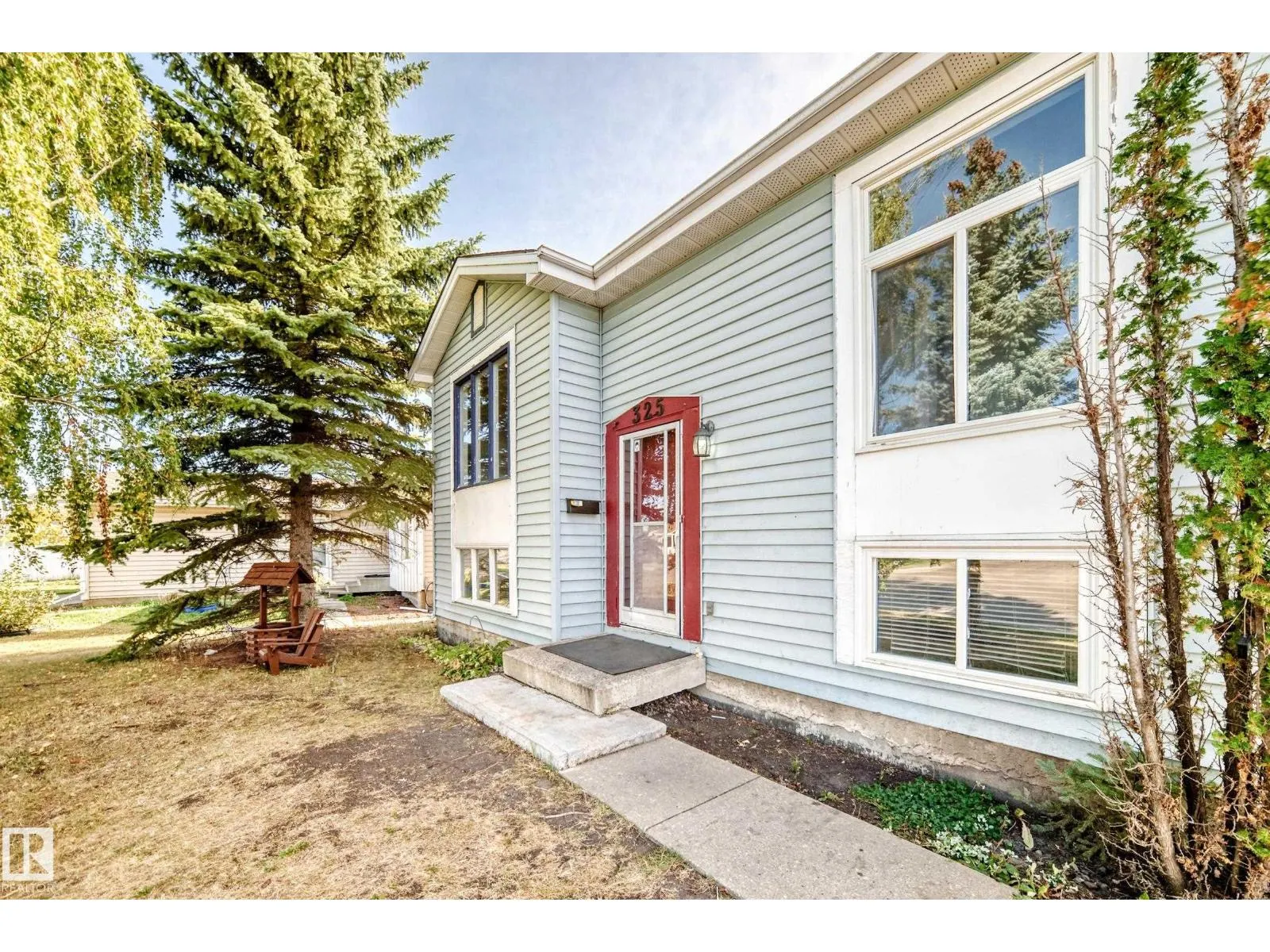 325 Warwick RD NW