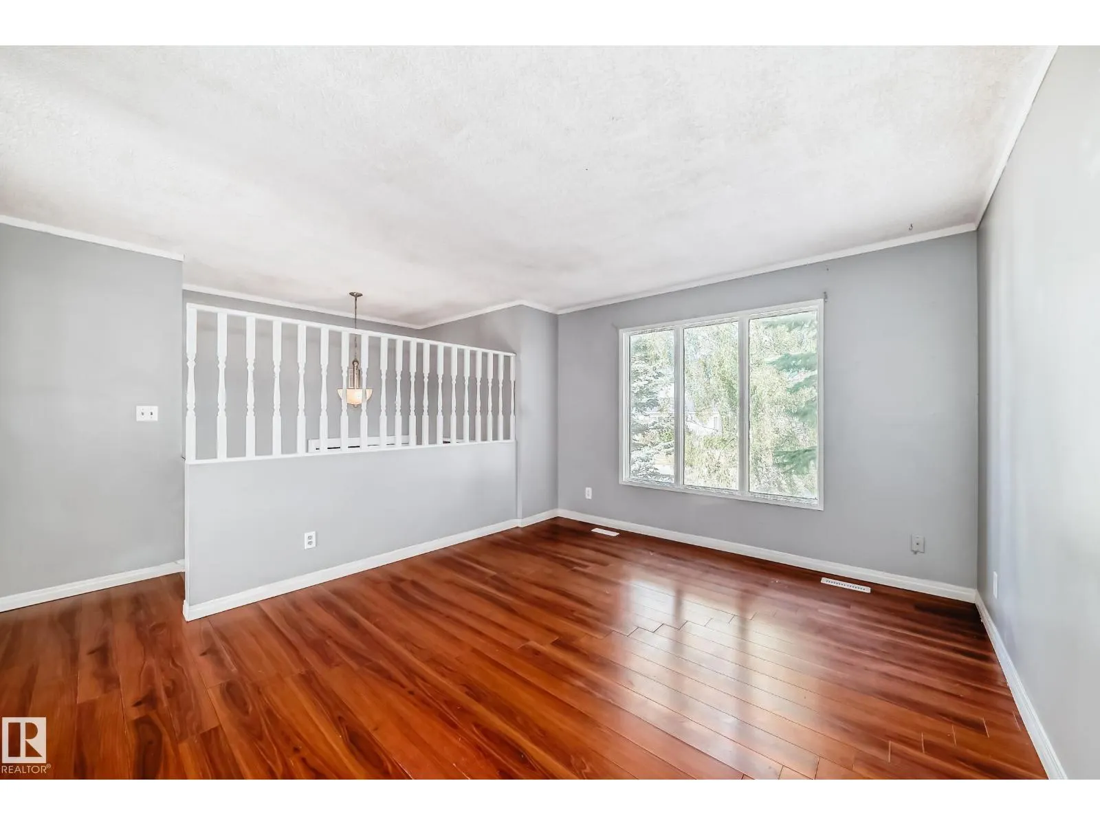 325 Warwick RD NW