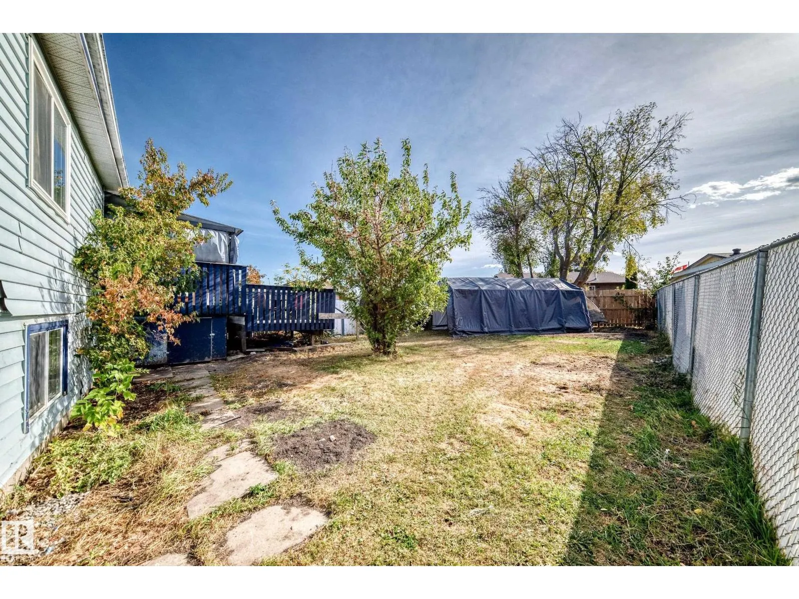 325 Warwick RD NW