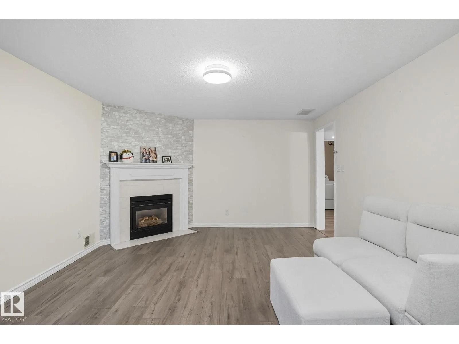 215 RIVER PT NW