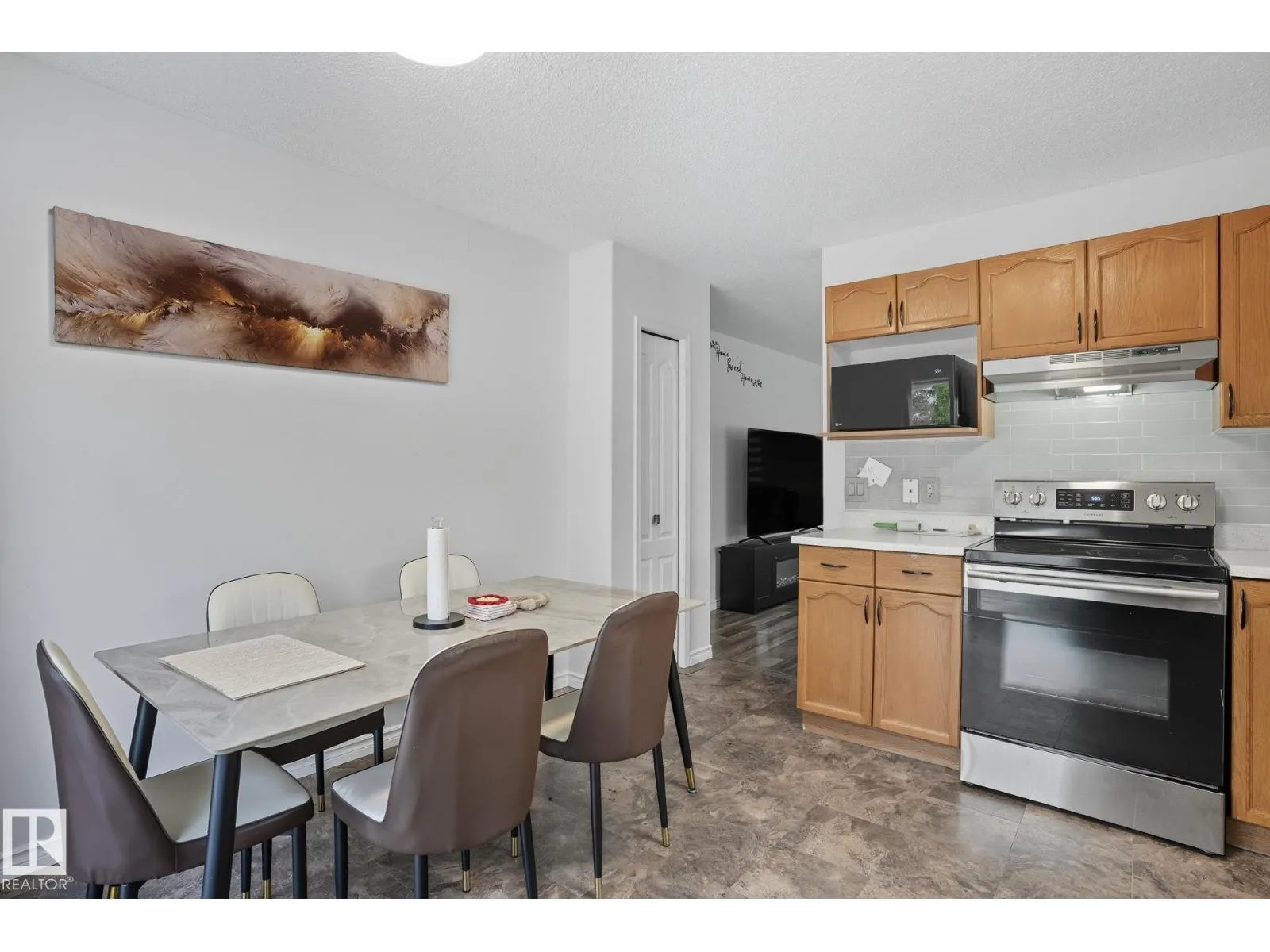 215 RIVER PT NW