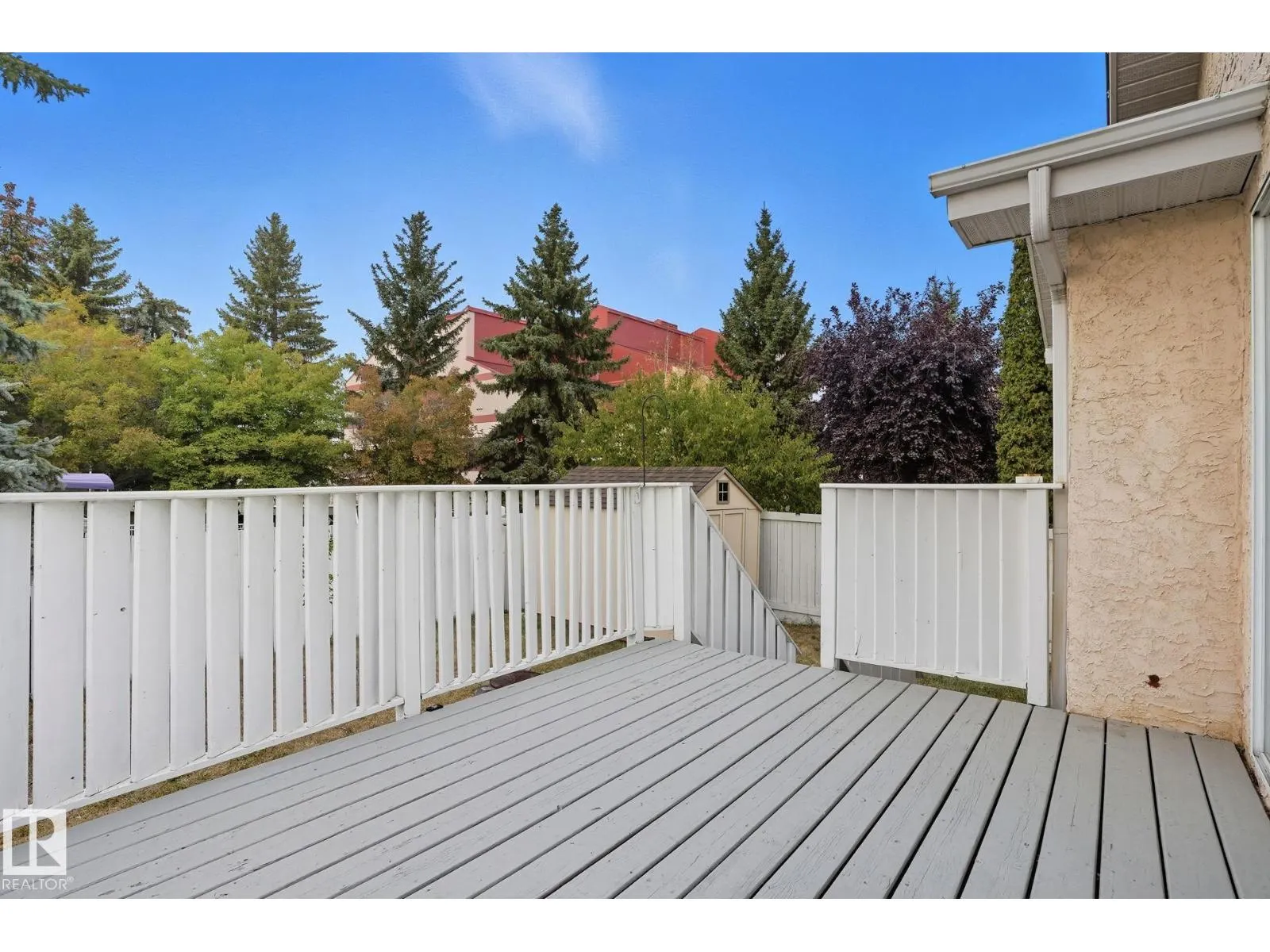 215 RIVER PT NW