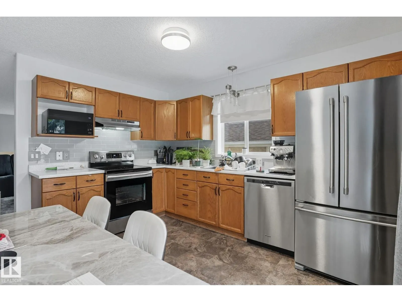 215 RIVER PT NW