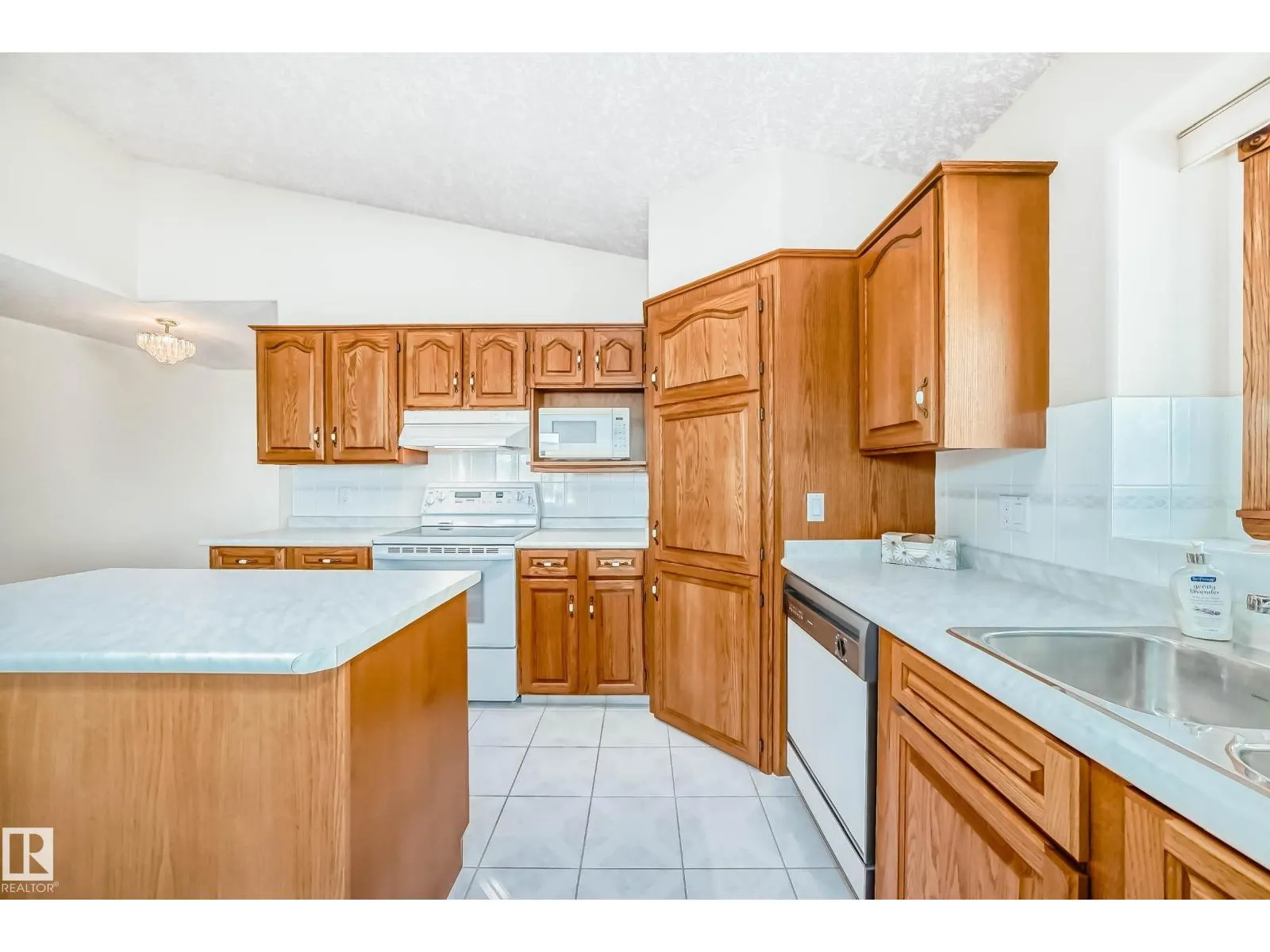 16135 56 ST NW