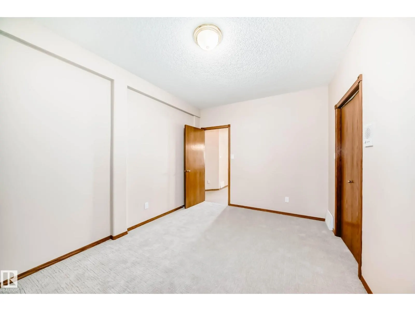 16135 56 ST NW