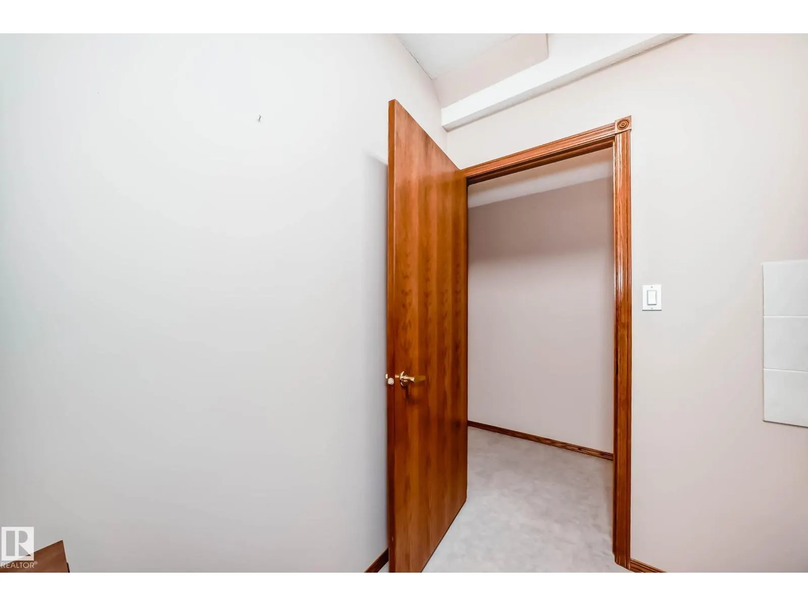 16135 56 ST NW